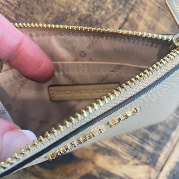 Michael Kors Tan Leather Jet Set Small Top Zip Coin Pouch with Key Chain - Picture 3 of 12